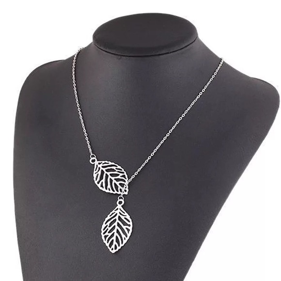 3/25⚡️Filagree Leaf stainless steel necklace - Picture 2 of 8